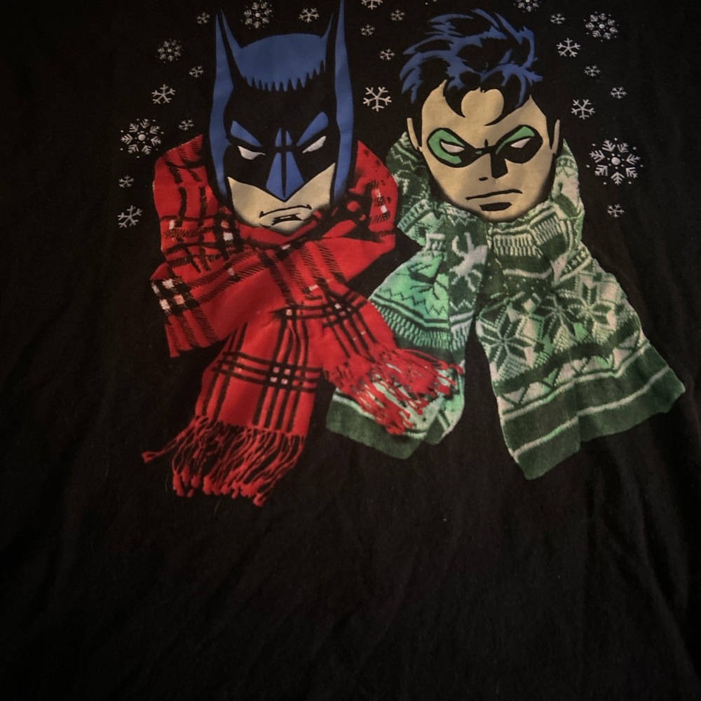 DC Comics Batman & Robin Holiday Scarf Graphic Tee – Size XL